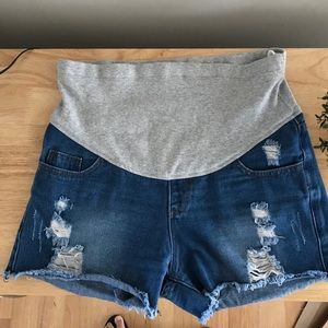 Women’s distressed maternity jean shorts